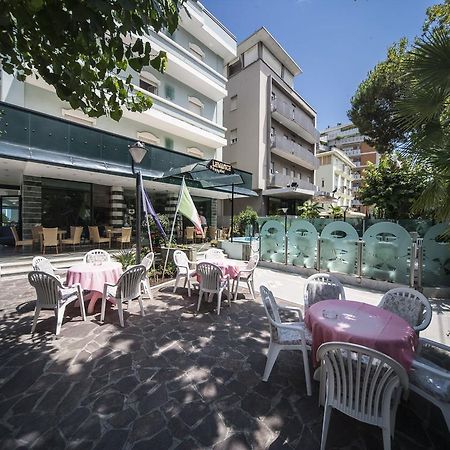 Hotel Levante Римини Экстерьер фото