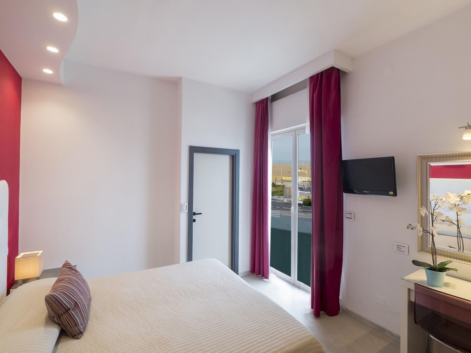 Hotel Levante Римини Экстерьер фото