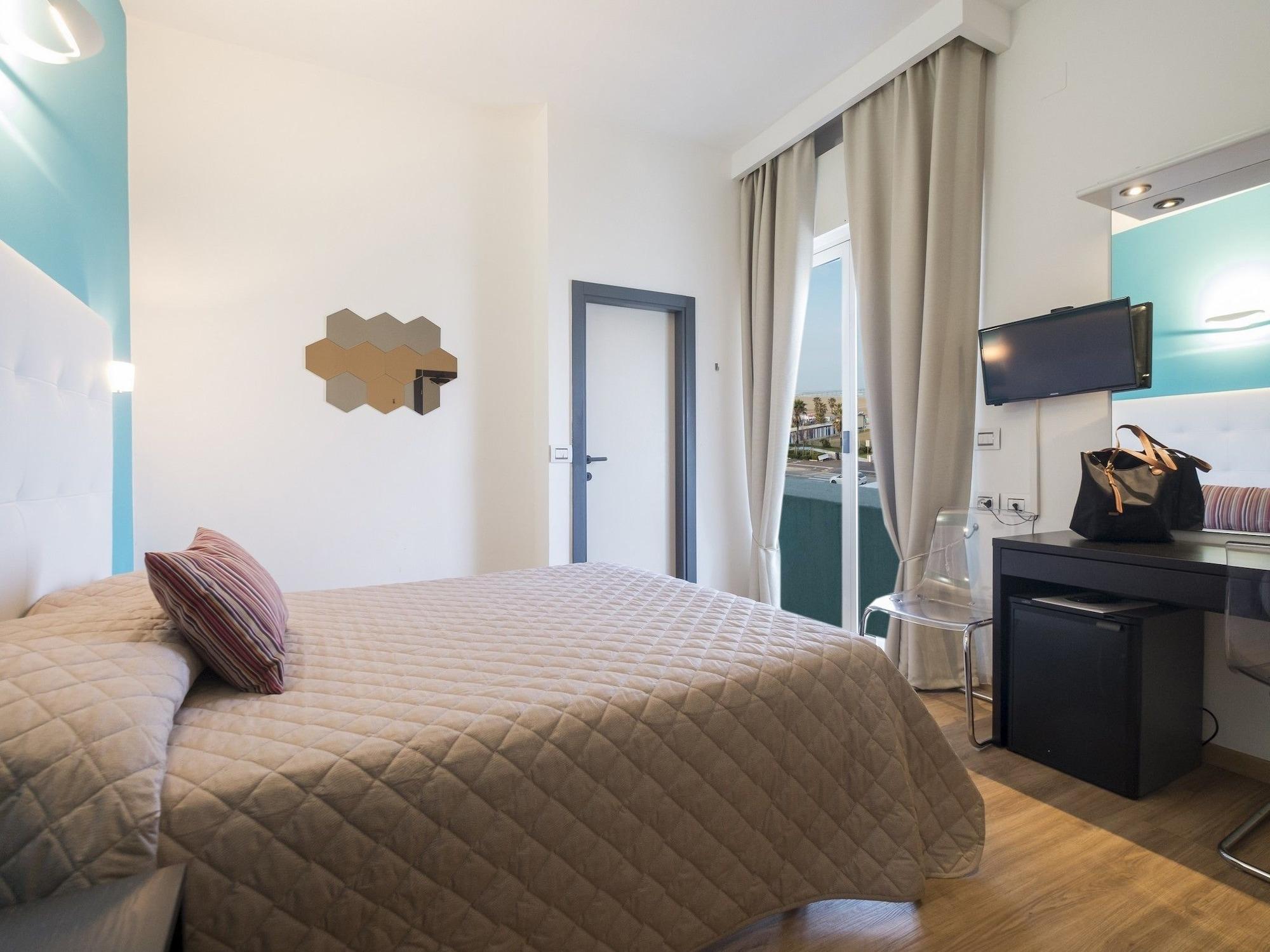 Hotel Levante Римини Экстерьер фото