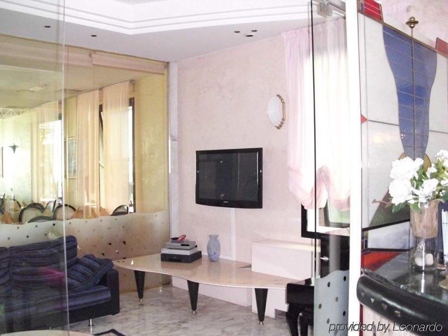 Hotel Levante Римини Номер фото