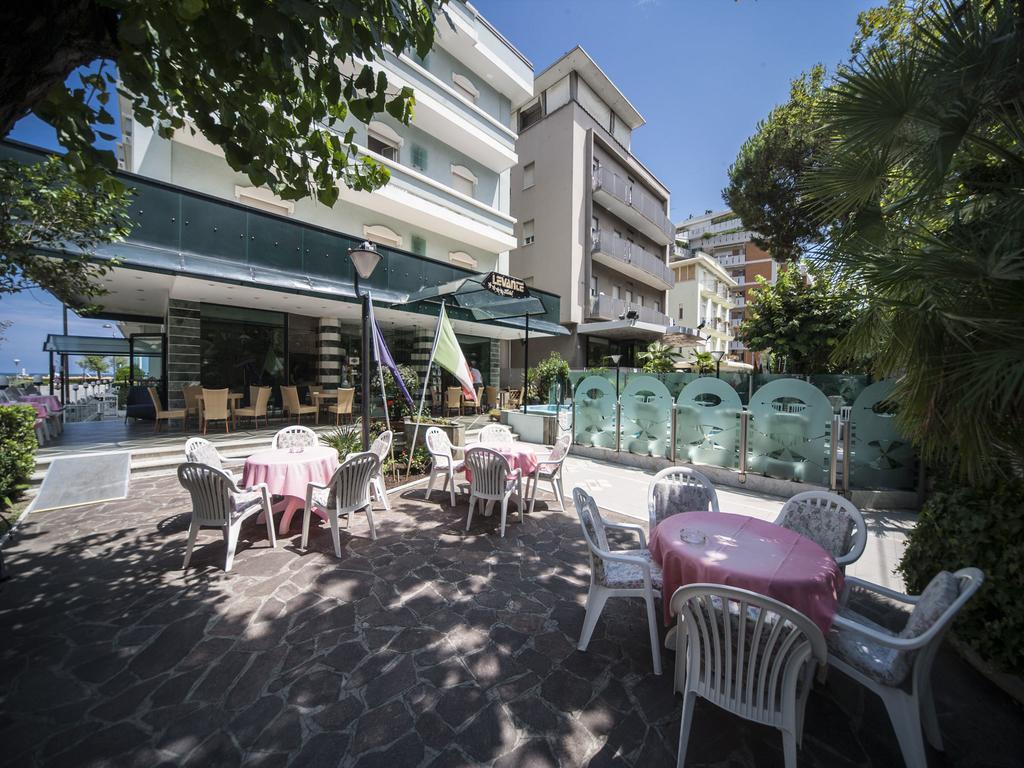 Hotel Levante Римини Экстерьер фото
