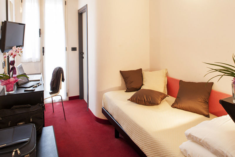 Hotel Levante Римини Экстерьер фото