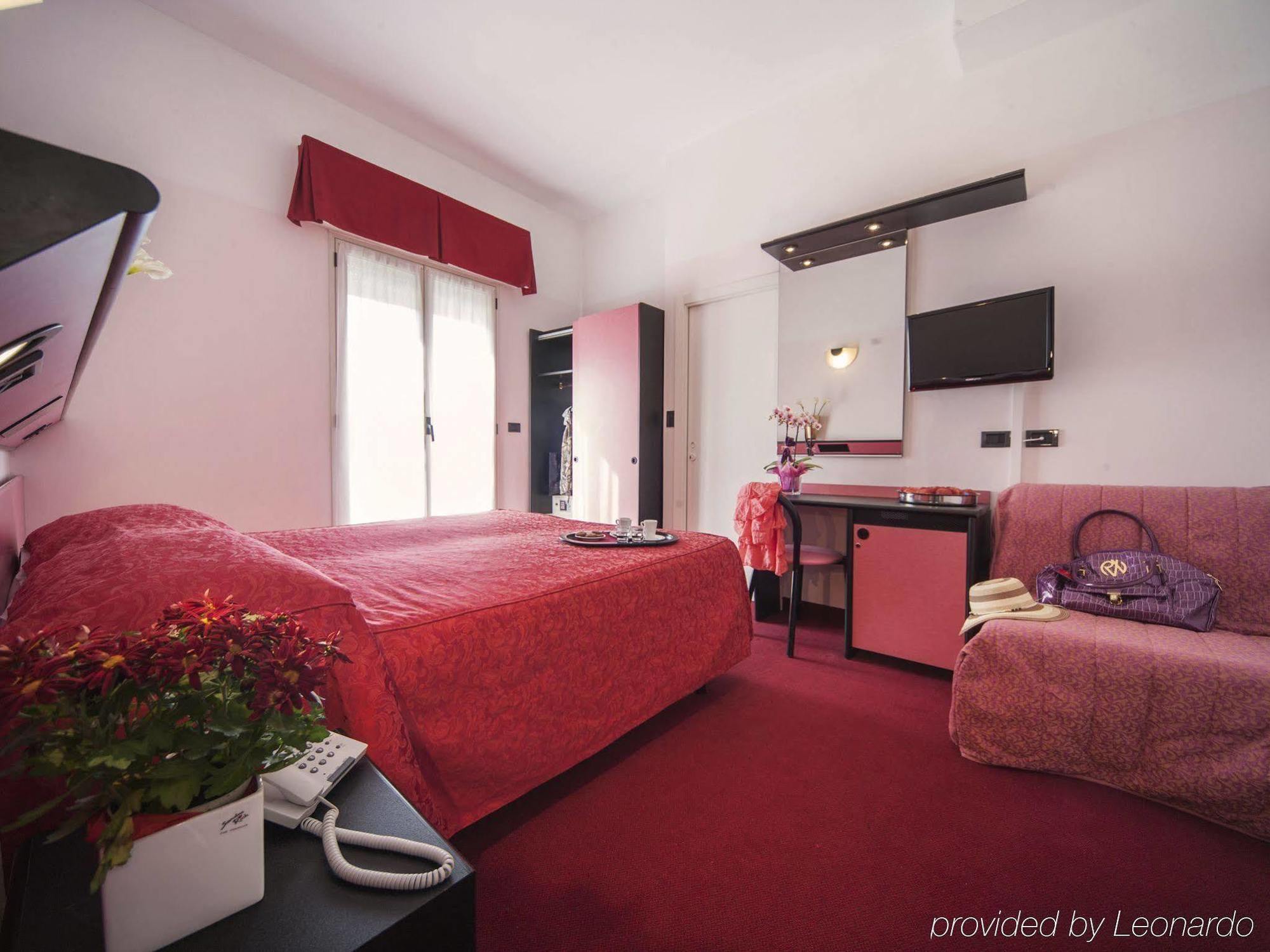 Hotel Levante Римини Экстерьер фото