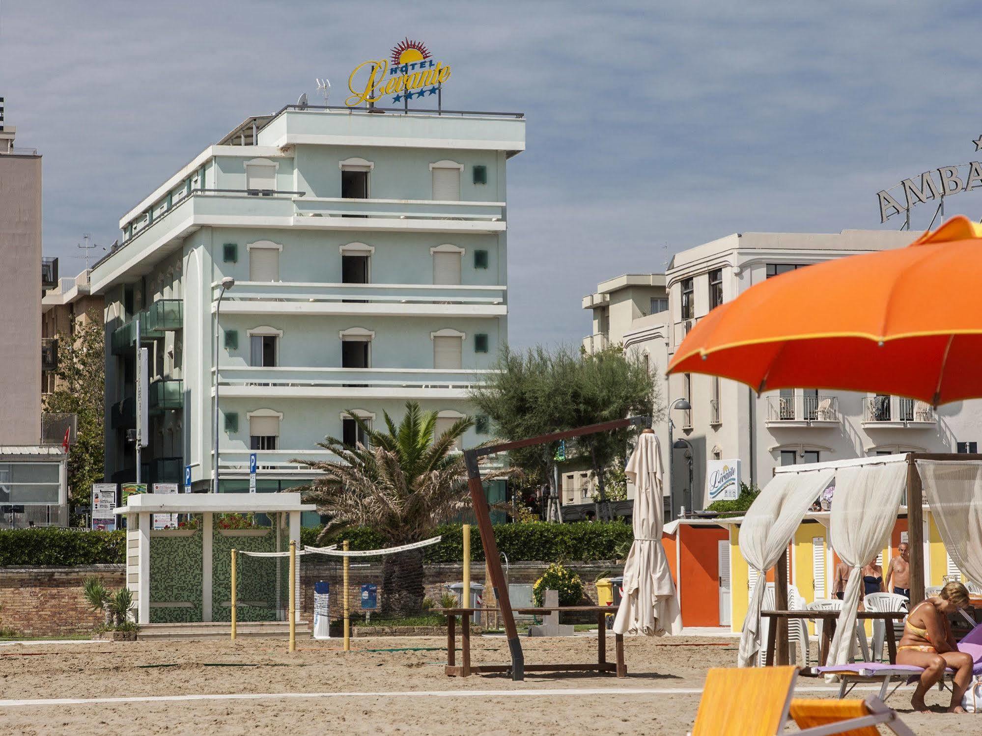 Hotel Levante Римини Экстерьер фото