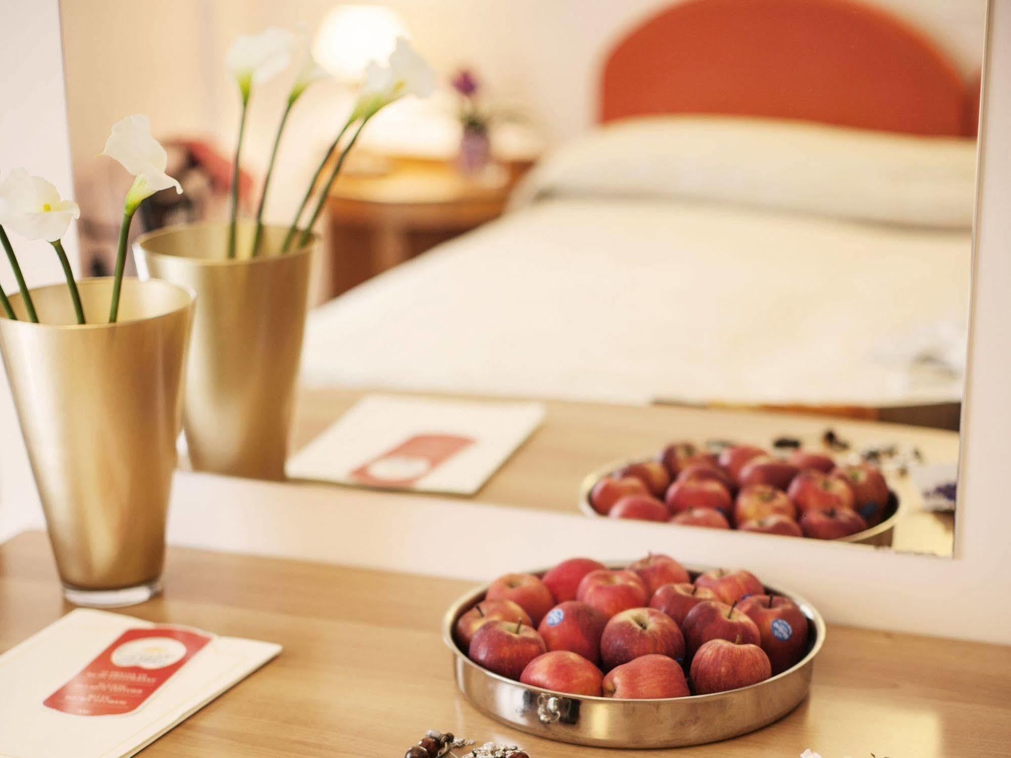 Hotel Levante Римини Экстерьер фото