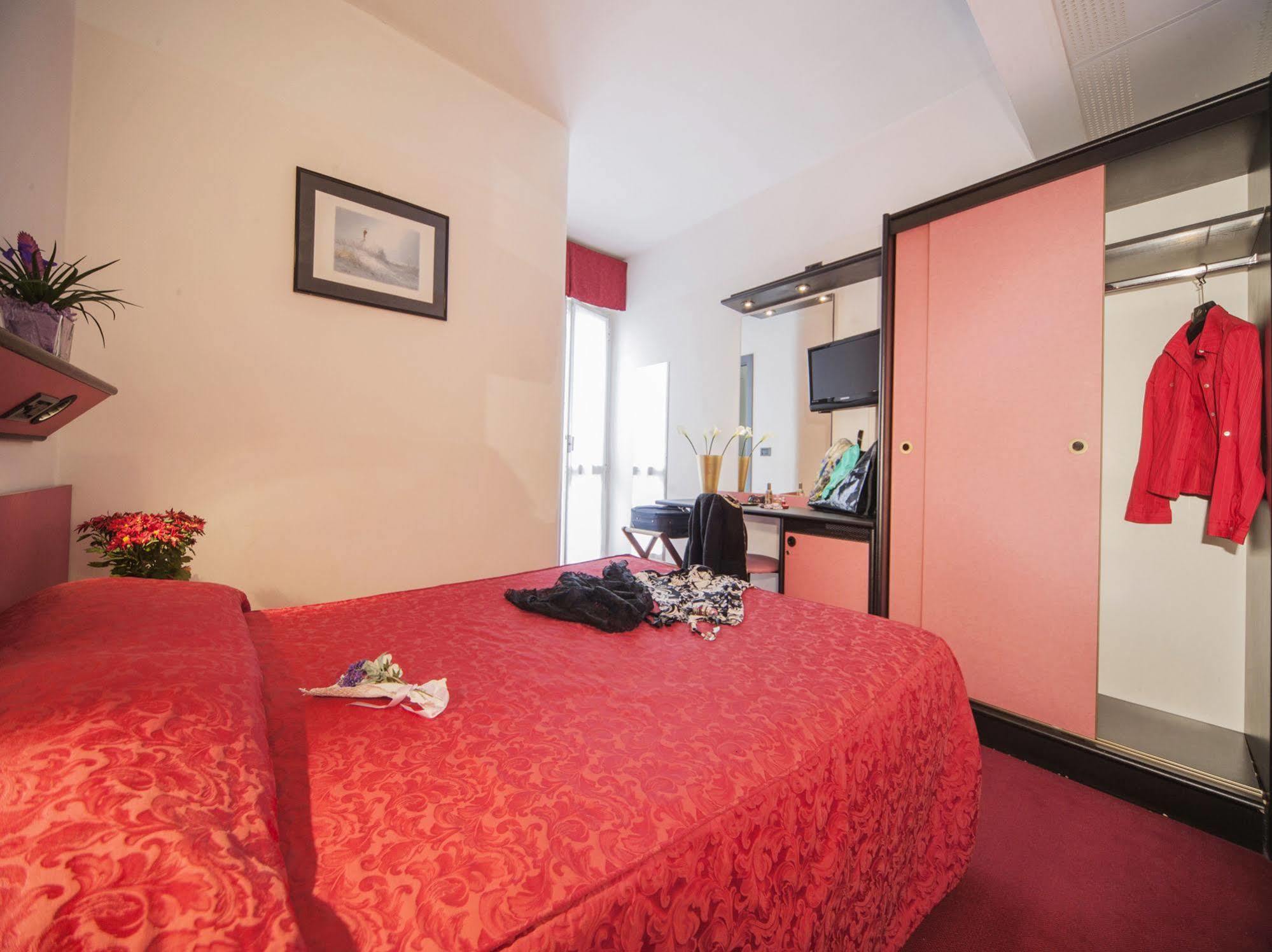 Hotel Levante Римини Экстерьер фото